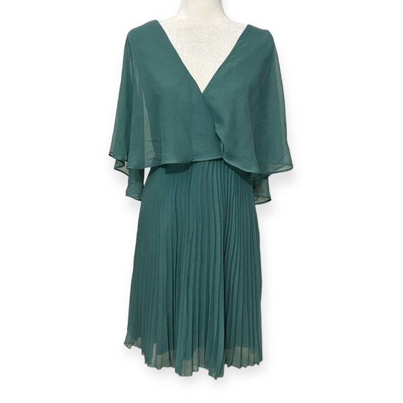 NWT ASOS Women's Cocktail Dress Green Pleated Skirt Fluttered Sleeve Size 8 - Picture 2 of 11